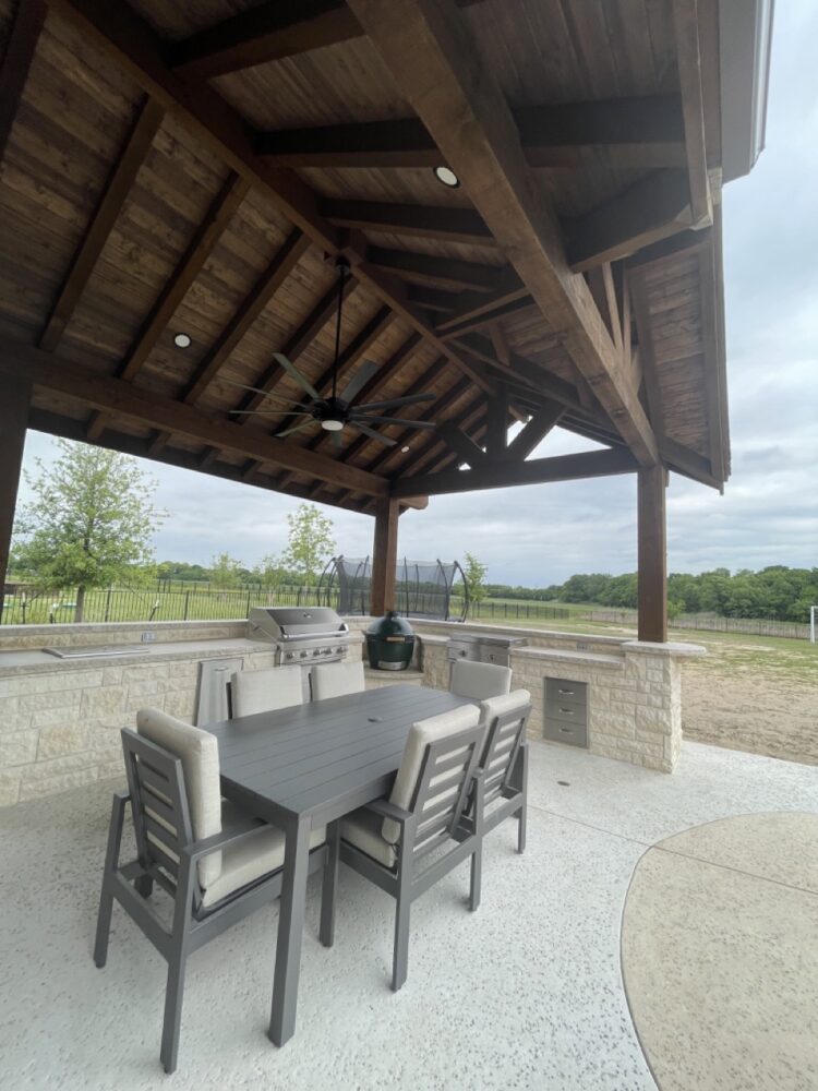 Creating the Ultimate Outdoor Kitchen with Custom Stonework