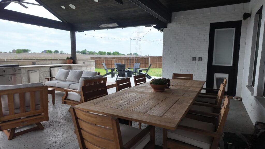 What Are the Must-Have Features for Outdoor Entertaining Spaces in Texas?
