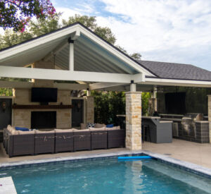 Dallas Outdoor Living pool, outdoor kitchen