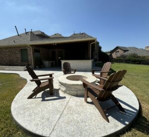 Outdoor fire pit by Buildometry in North Texas