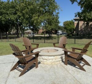 Outdoor fire pit by Buildometry in North Texas