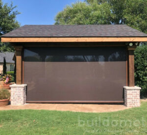Outdoor living space screens by Buildometry - north Texas builder