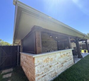 Outdoor living screens by Buildometry in North Texas