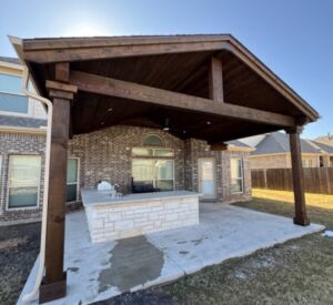 New Rockwall patio cover and outdoor kitchen by the experts in custom outdoor living Buildometry