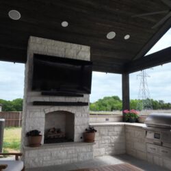 Outdoor living with entertainment