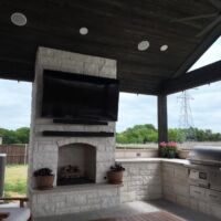 Outdoor living with entertainment