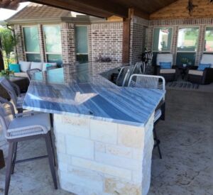 outdoor kitchen and bar